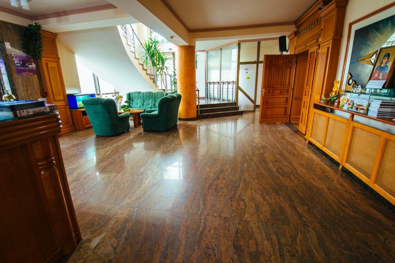 Hotel Kristal Palas Prilep Bagian luar foto