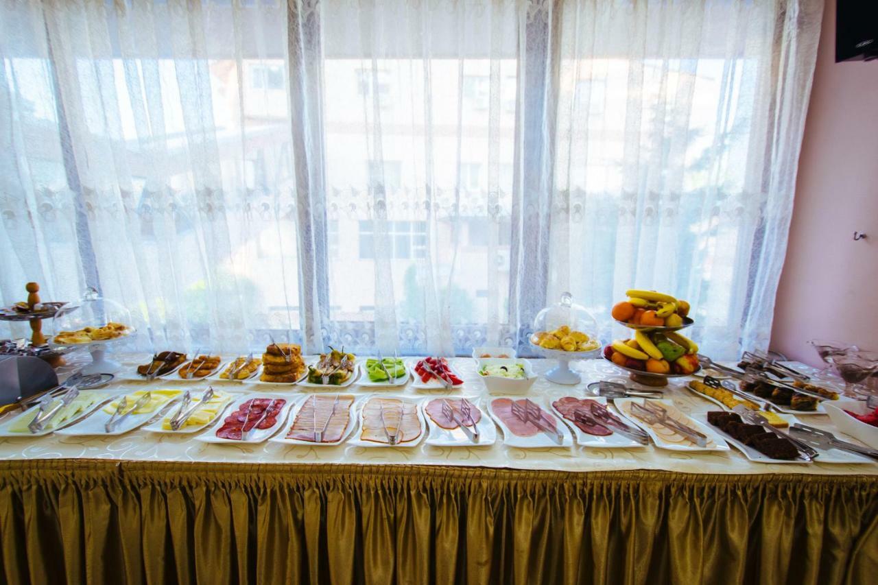 Hotel Kristal Palas Prilep Bagian luar foto